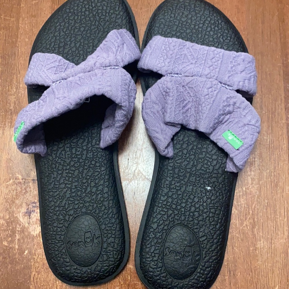 Brand new Sanuk slip ons size 10